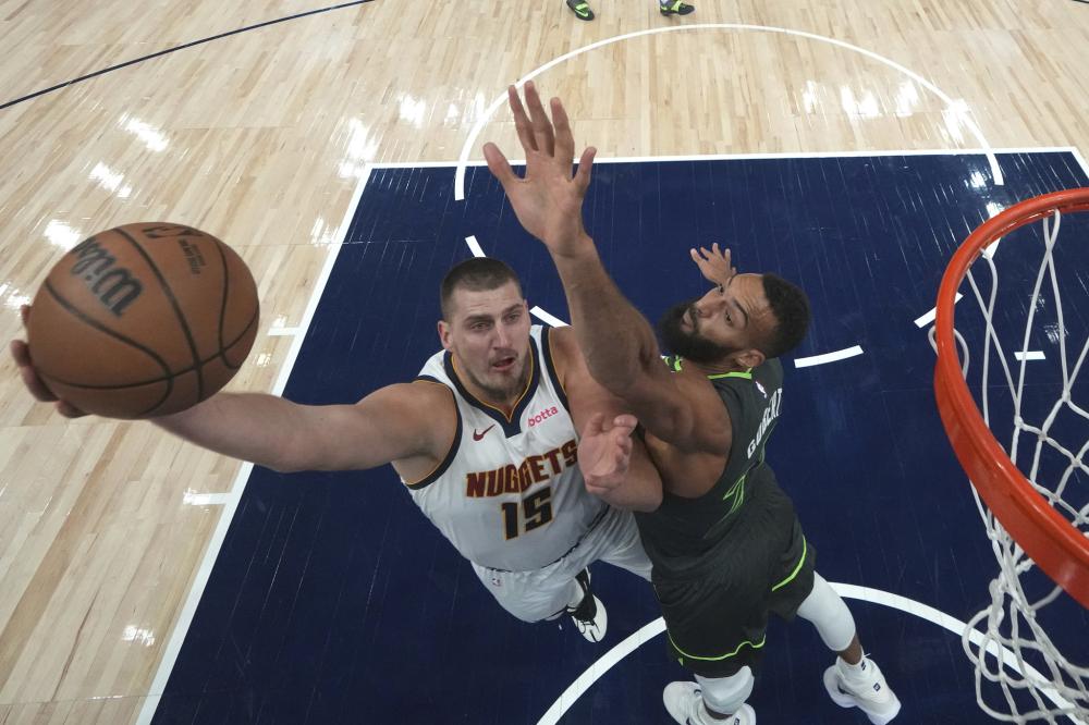 防守稳健 防守稳健