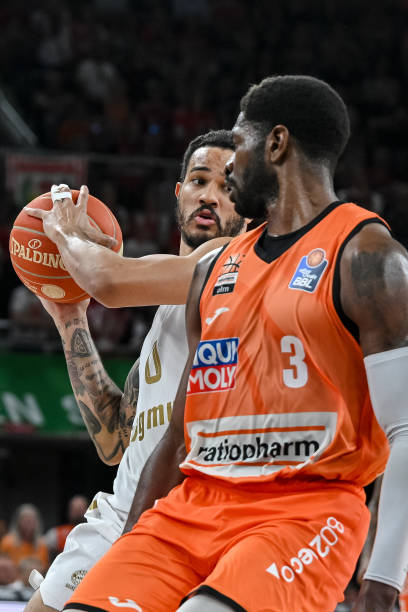 往往是决定 往往是决定